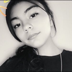 Meet your Posher, Daniela